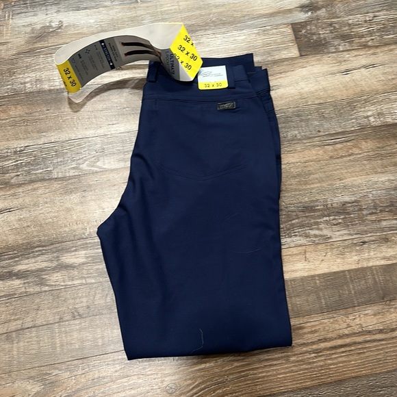 NWT • Greg Norman • ultimate 5 pocket pant - Picture 4 of 6
